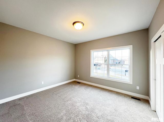 8802 N WESTPOINT Court, Edwards, IL 61528