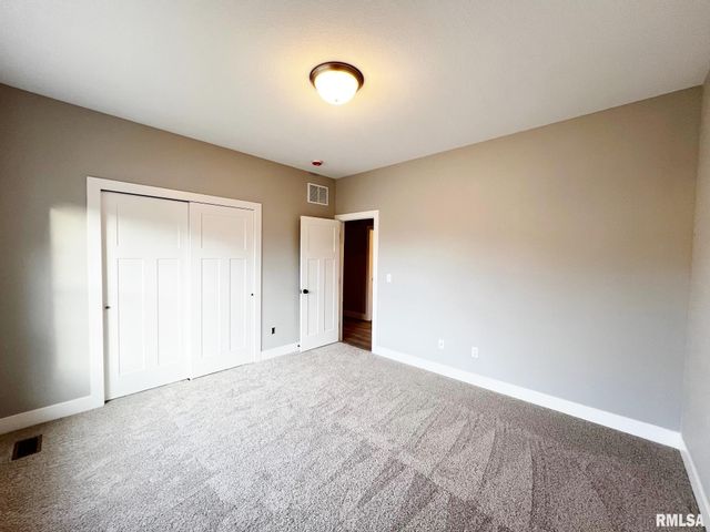 8802 N WESTPOINT Court, Edwards, IL 61528