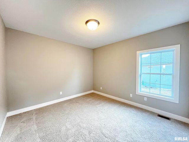 8802 N WESTPOINT Court, Edwards, IL 61528