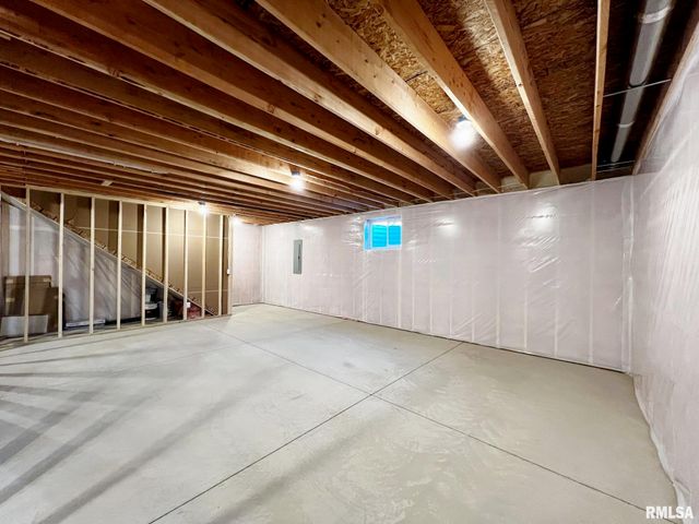 8802 N WESTPOINT Court, Edwards, IL 61528