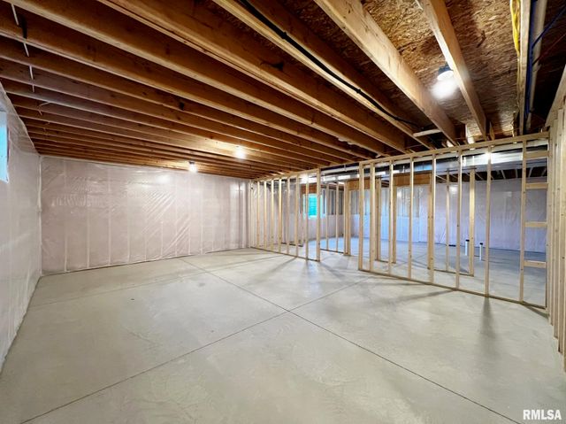 8802 N WESTPOINT Court, Edwards, IL 61528