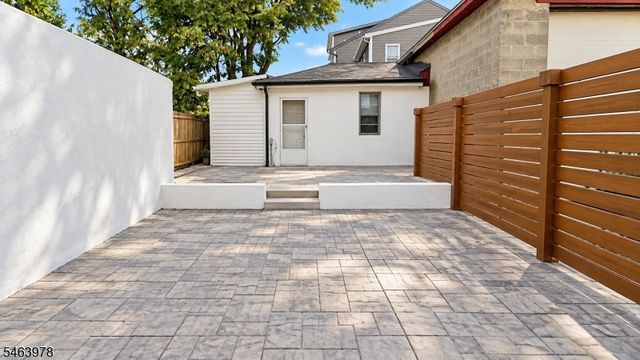805 3rd Ave, Elizabeth City, NJ 07202