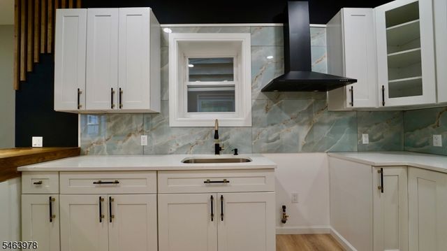 805 3rd Ave, Elizabeth City, NJ 07202