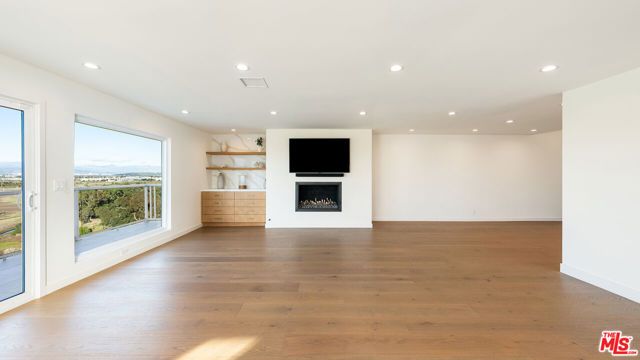 8124 Billowvista Drive, Playa Del Rey (los Angeles), CA 90293