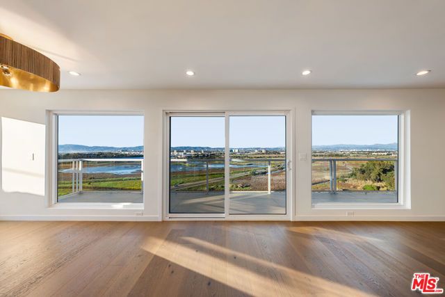 8124 Billowvista Drive, Playa Del Rey (los Angeles), CA 90293