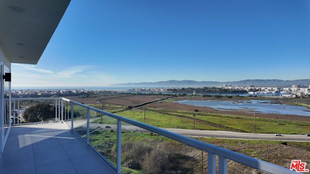 8124 Billowvista Drive, Playa Del Rey (los Angeles), CA 90293