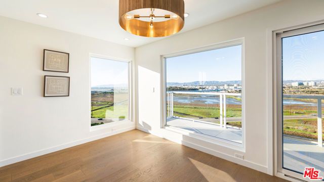 8124 Billowvista Drive, Playa Del Rey (los Angeles), CA 90293