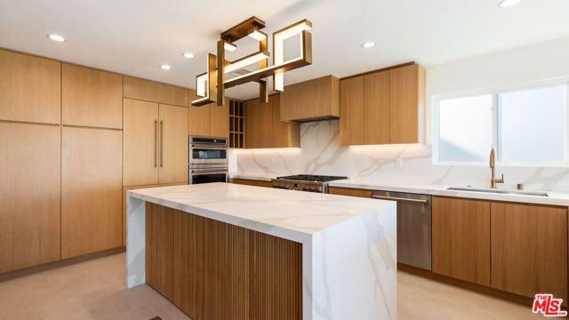 8124 Billowvista Drive, Playa Del Rey (los Angeles), CA 90293