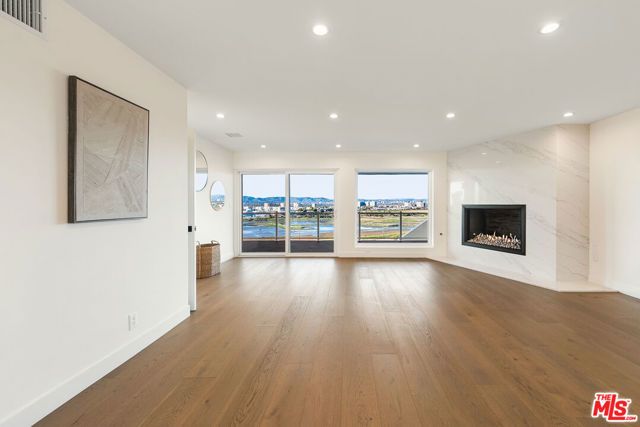 8124 Billowvista Drive, Playa Del Rey (los Angeles), CA 90293