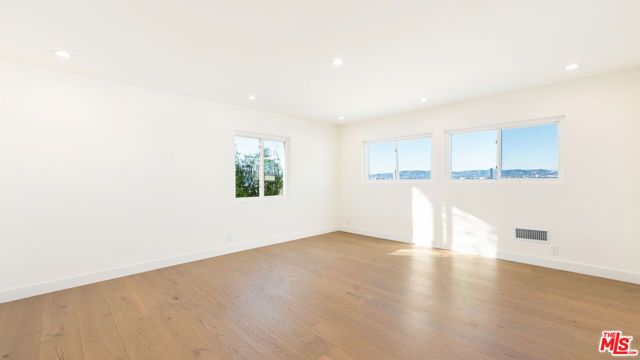 8124 Billowvista Drive, Playa Del Rey (los Angeles), CA 90293