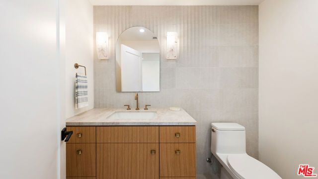 8124 Billowvista Drive, Playa Del Rey (los Angeles), CA 90293