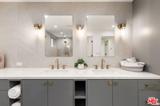 8124 Billowvista Drive, Playa Del Rey (los Angeles), CA 90293