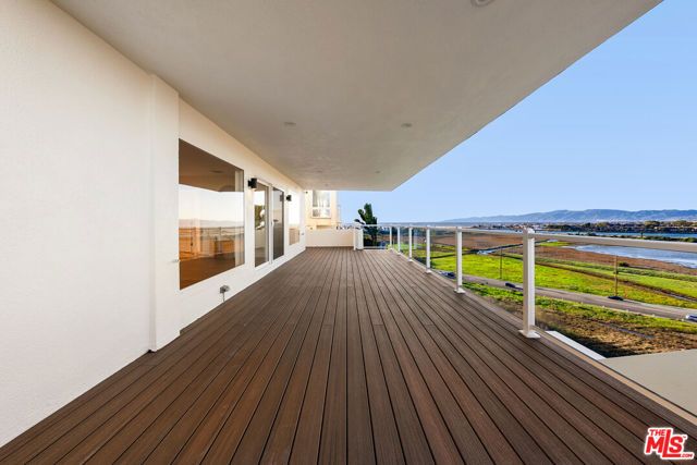 8124 Billowvista Drive, Playa Del Rey (los Angeles), CA 90293