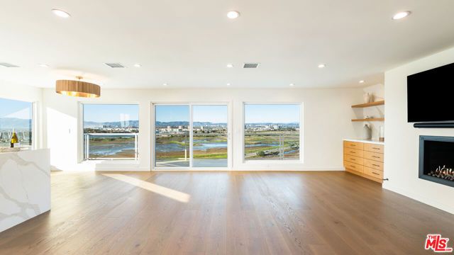 8124 Billowvista Drive, Playa Del Rey (los Angeles), CA 90293