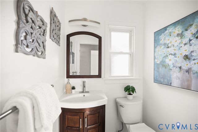 4007 Crystalwood Ln, Henrico, VA 23294