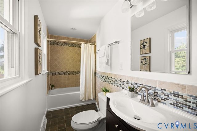 4007 Crystalwood Ln, Henrico, VA 23294