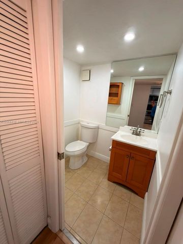 10835 SW 112th Avenue 114, Miami, FL 33176