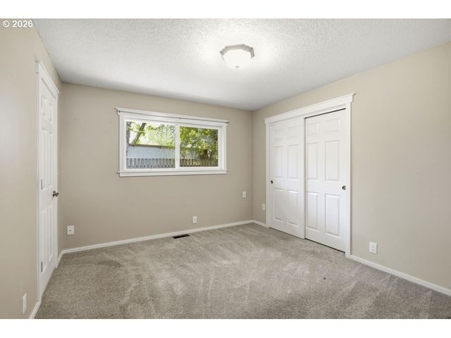 670 Nw CONNELL Ave, Hillsboro, OR 97124