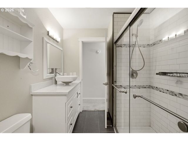 670 Nw CONNELL Ave, Hillsboro, OR 97124