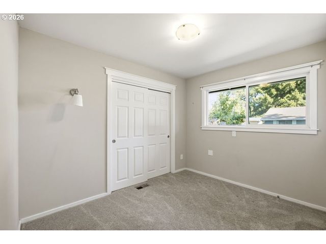 670 Nw CONNELL Ave, Hillsboro, OR 97124
