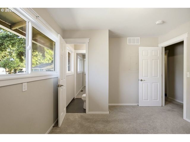 670 Nw CONNELL Ave, Hillsboro, OR 97124