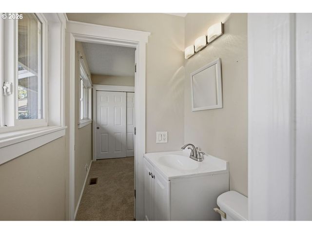 670 Nw CONNELL Ave, Hillsboro, OR 97124