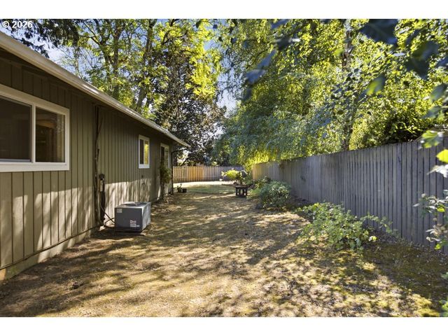 670 Nw CONNELL Ave, Hillsboro, OR 97124