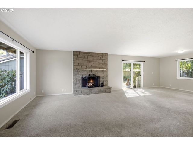 670 Nw CONNELL Ave, Hillsboro, OR 97124