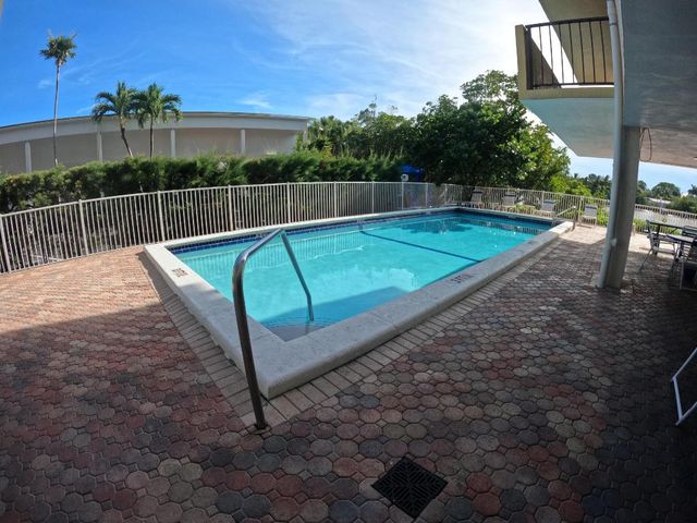 3581 S Ocean Boulevard 7e, South Palm Beach, FL 33480