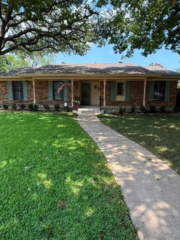 1208 N Cottonwood Drive, Richardson, TX 75080