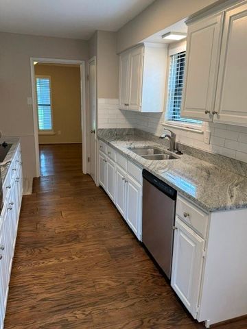 1208 N Cottonwood Drive, Richardson, TX 75080
