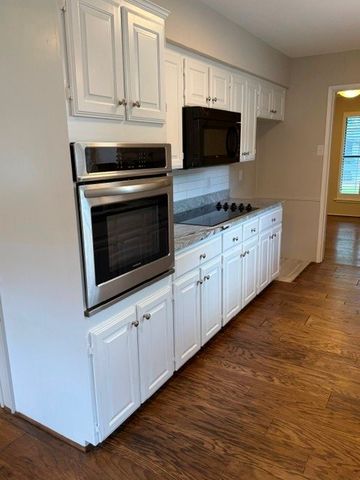 1208 N Cottonwood Drive, Richardson, TX 75080