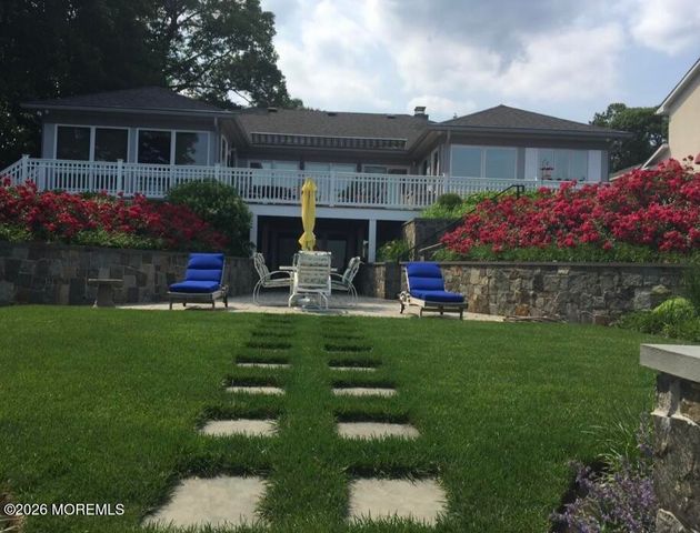 31 Cranmoor Drive, Toms River, NJ 08753