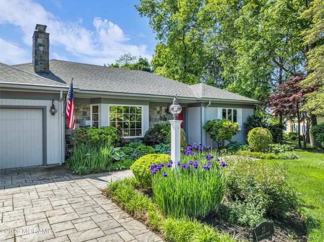31 Cranmoor Drive, Toms River, NJ 08753