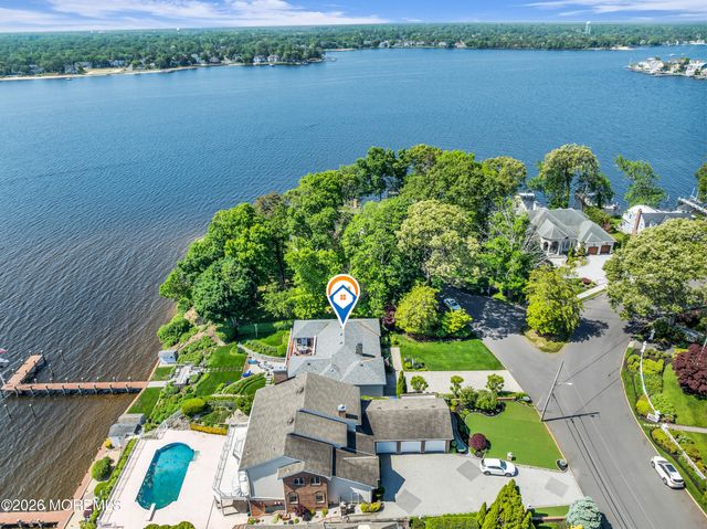 31 Cranmoor Drive, Toms River, NJ 08753