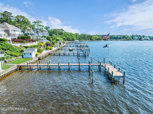 31 Cranmoor Drive, Toms River, NJ 08753