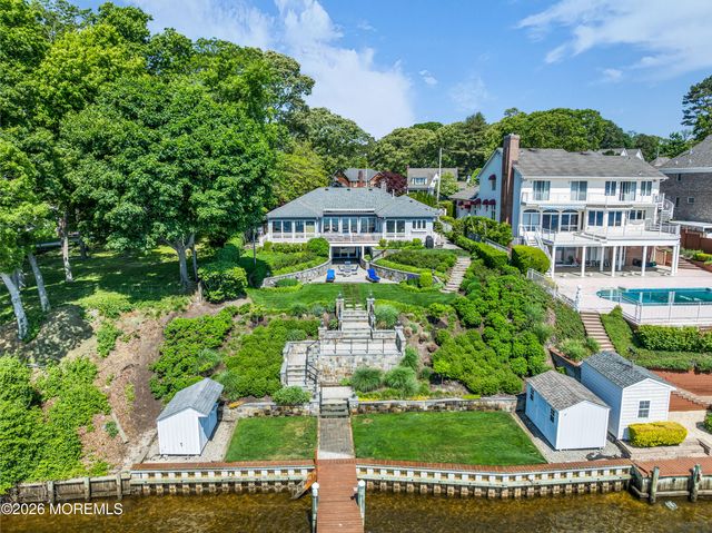 31 Cranmoor Drive, Toms River, NJ 08753