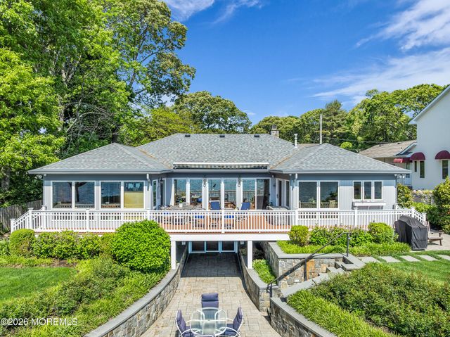 31 Cranmoor Drive, Toms River, NJ 08753