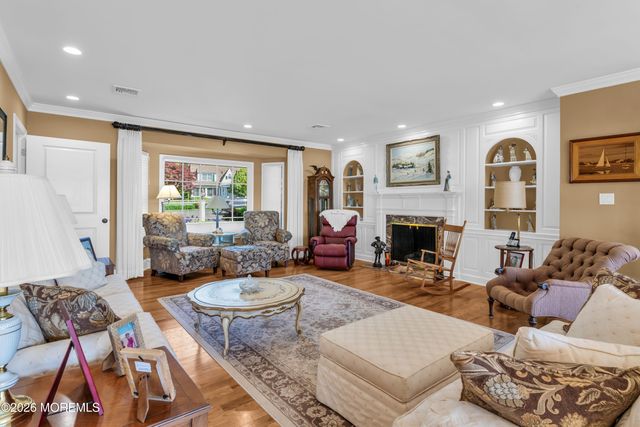 31 Cranmoor Drive, Toms River, NJ 08753