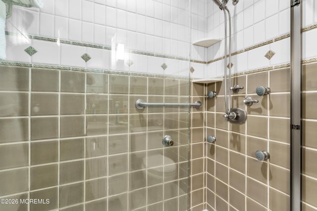 31 Cranmoor Drive, Toms River, NJ 08753