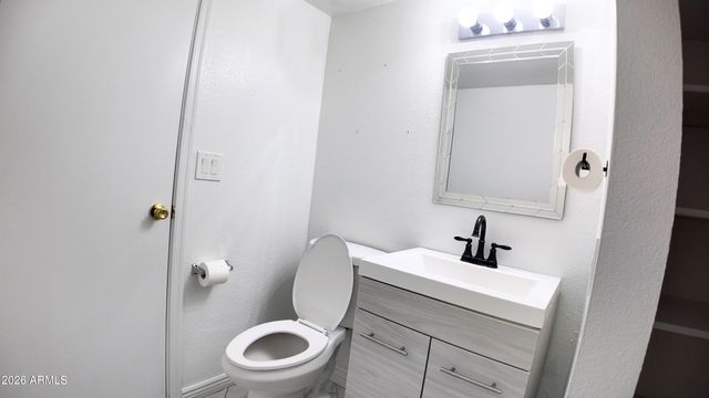 7331 N 44th ave Avenue, Glendale, AZ 85301