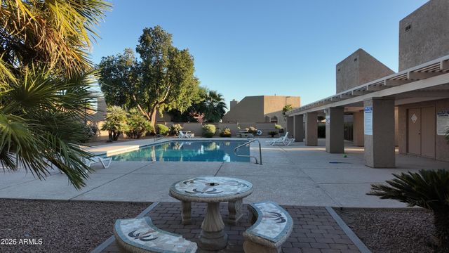 7331 N 44th ave Avenue, Glendale, AZ 85301