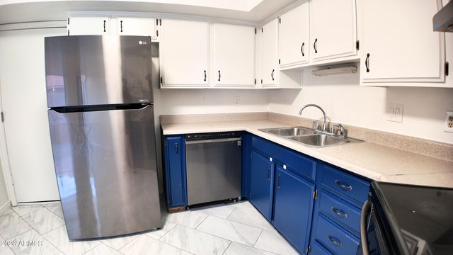 7331 N 44th ave Avenue, Glendale, AZ 85301