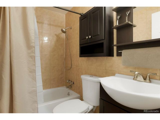 2341 Oakland St, Aurora, CO 80010