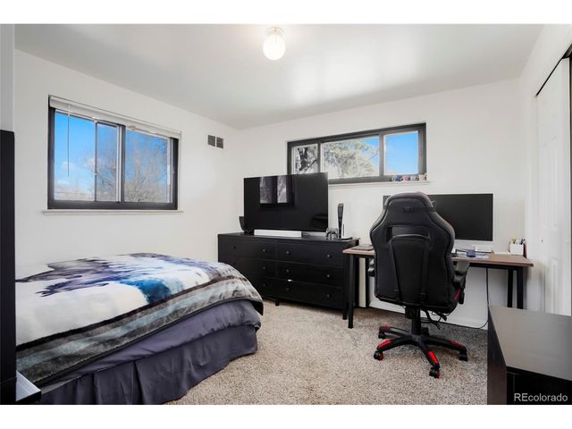 2341 Oakland St, Aurora, CO 80010