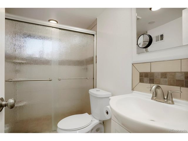 2341 Oakland St, Aurora, CO 80010