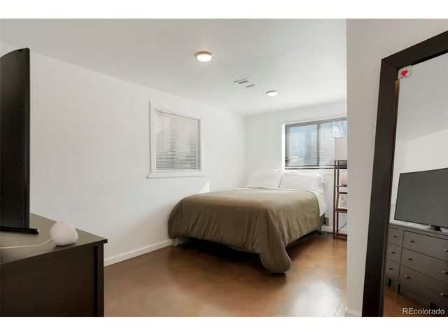 2341 Oakland St, Aurora, CO 80010