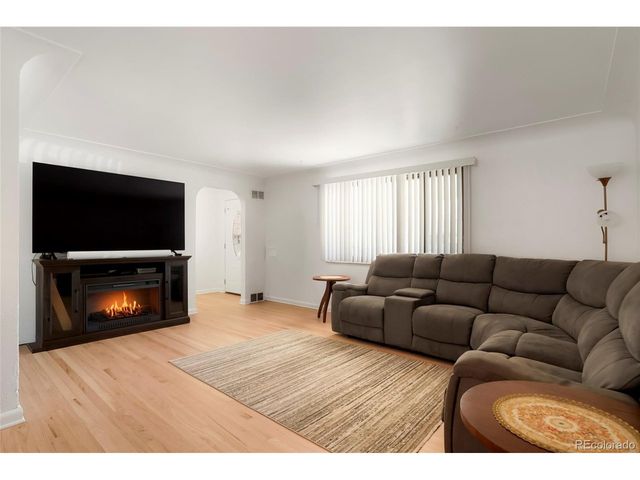 2341 Oakland St, Aurora, CO 80010