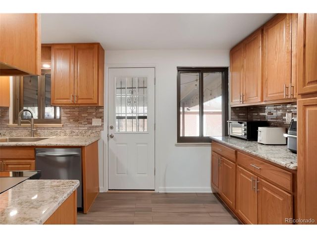 2341 Oakland St, Aurora, CO 80010