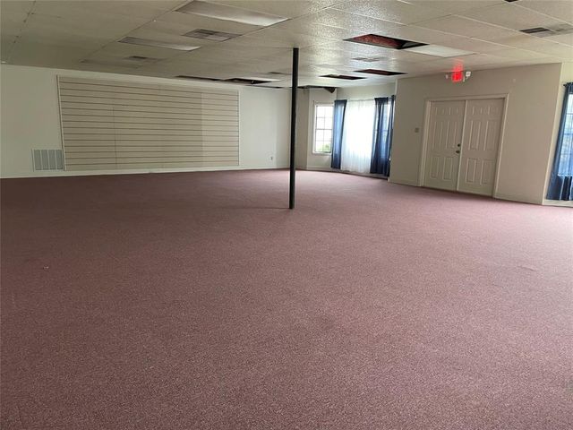202 NE 2nd ST, Smithville, TX 78957